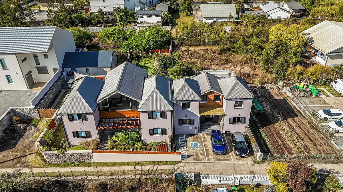 La Villa Kazuera vue du ciel, au milieu de Cilaos